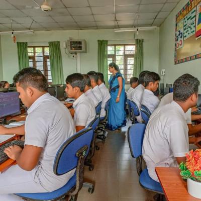 තොරතුරු තාක්ෂණ ඒකකය